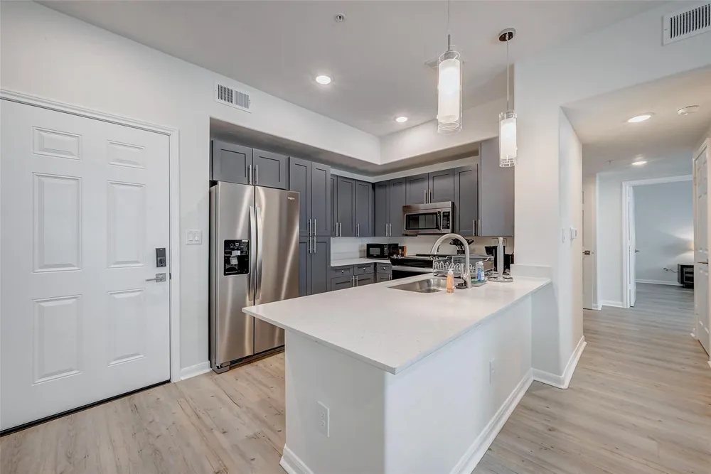 2445 Shadow View Lane #210 Houston, TX 77077
