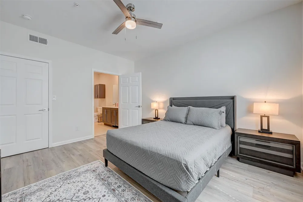 2445 Shadow View Lane #210 Houston, TX 77077