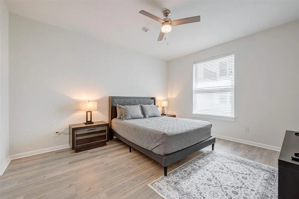2445 Shadow View Lane #210 Houston, TX 77077