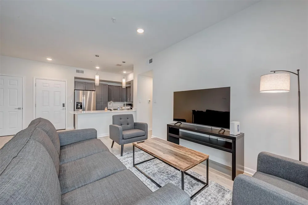 2445 Shadow View Lane #210 Houston, TX 77077