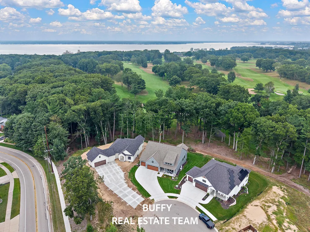 2926 Duneside Circle Muskegon, MI 49441
