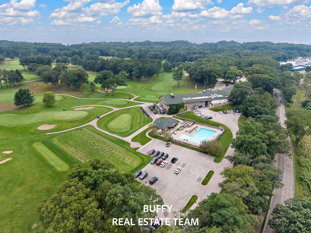 2926 Duneside Circle Muskegon, MI 49441