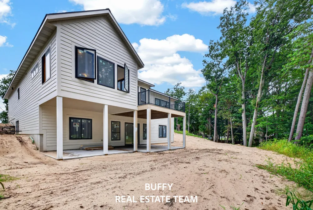 2926 Duneside Circle Muskegon, MI 49441