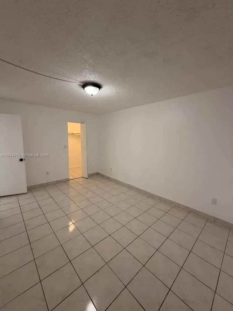 1255 W 53rd St #202 Hialeah, FL 33012