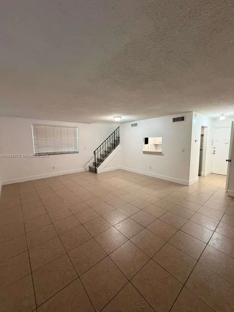 1255 W 53rd St #202 Hialeah, FL 33012