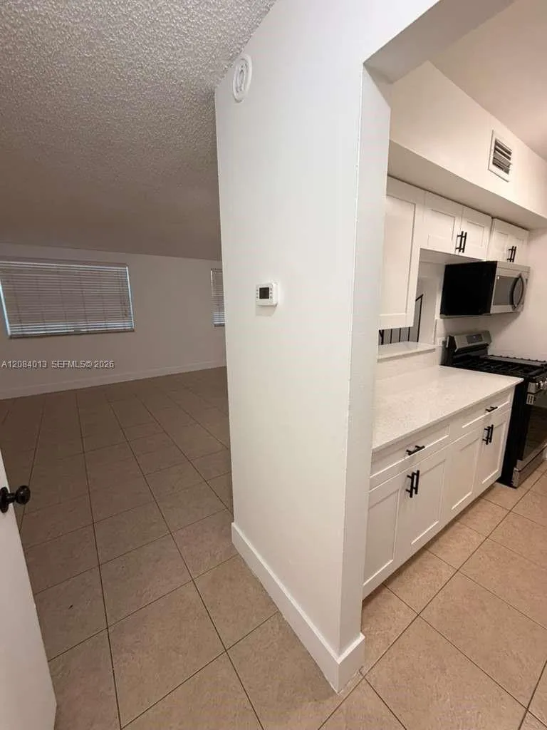1255 W 53rd St #202 Hialeah, FL 33012