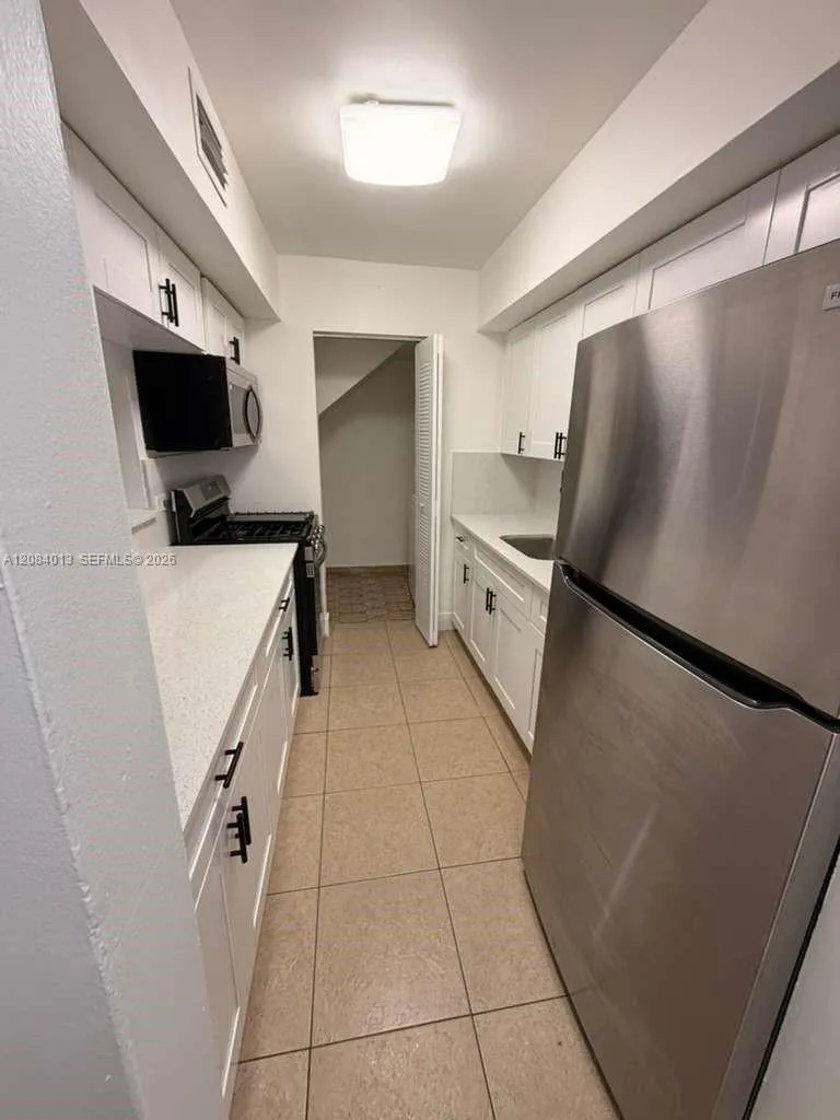 1255 W 53rd St #202 Hialeah, FL 33012