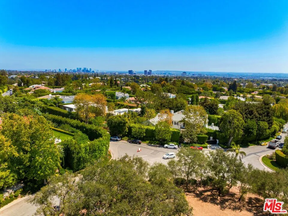 1601 Capri Drive Los Angeles, CA 90272