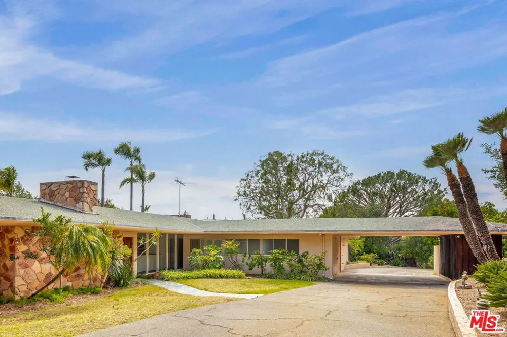 1601 Capri Drive Los Angeles, CA 90272