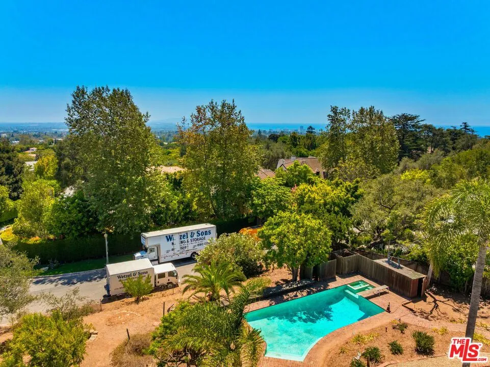 1601 Capri Drive Los Angeles, CA 90272