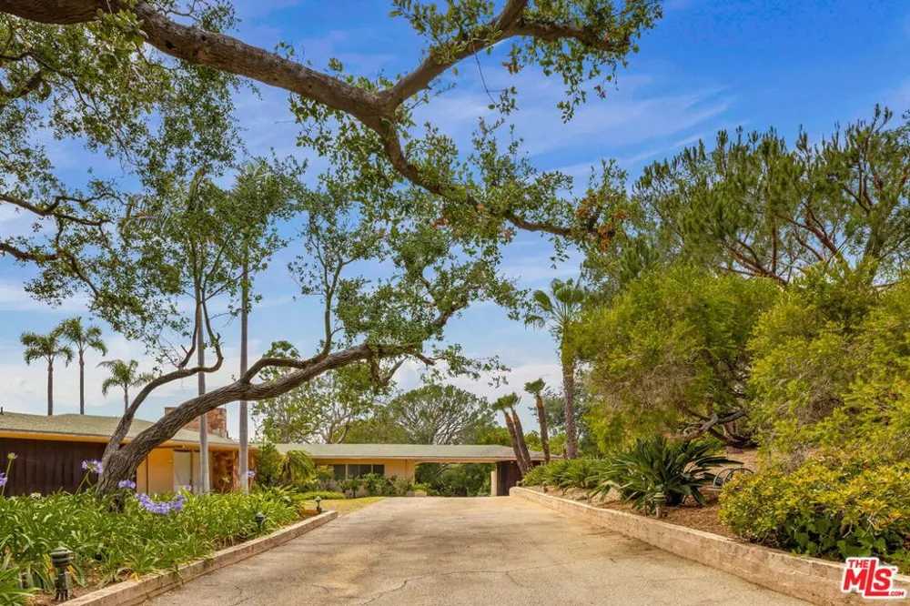 1601 Capri Drive Los Angeles, CA 90272