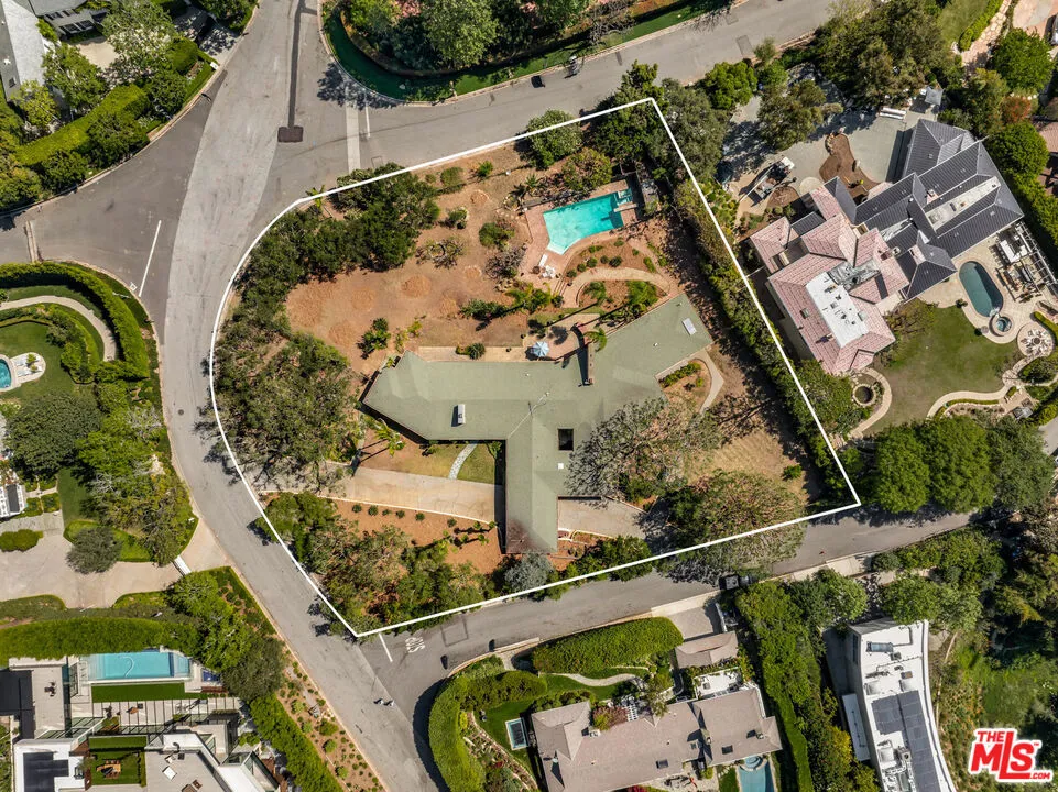 1601 Capri Drive Los Angeles, CA 90272