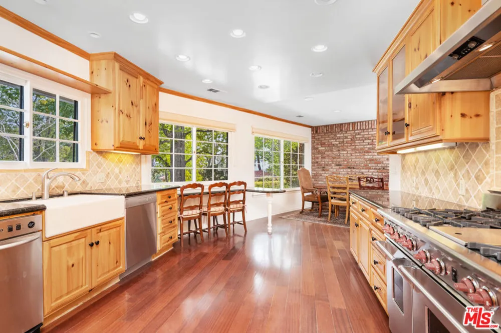 5860 Fitzpatrick Road Hidden Hills, CA 91302