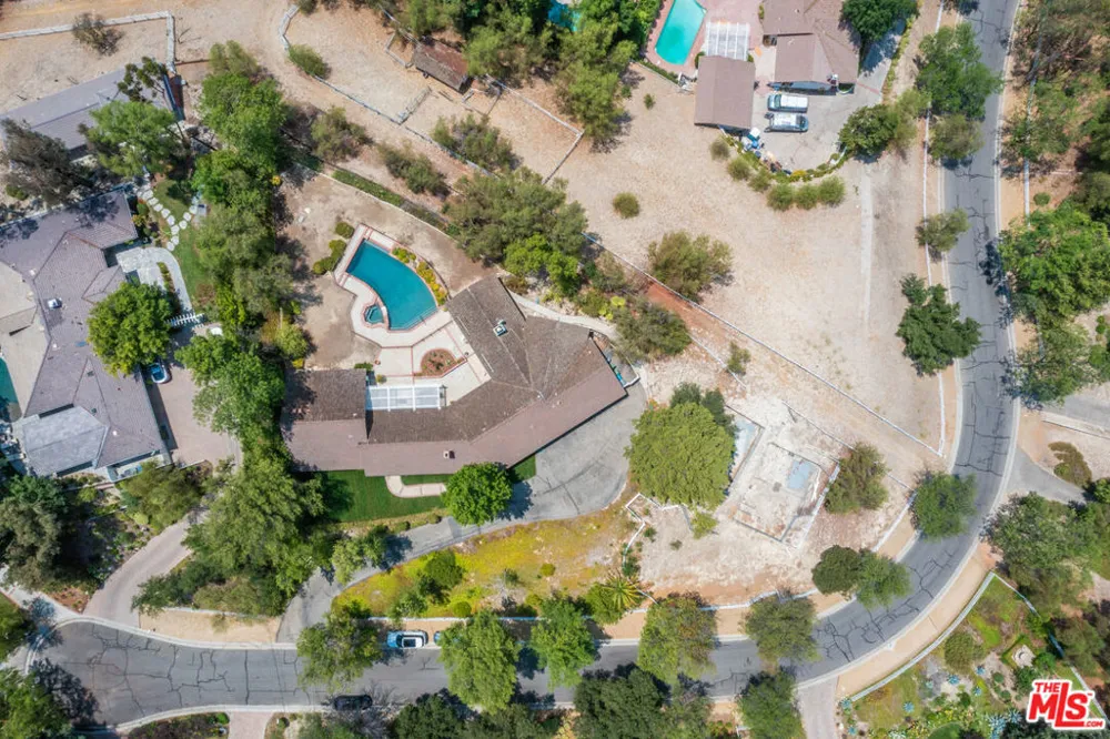 5860 Fitzpatrick Road Hidden Hills, CA 91302