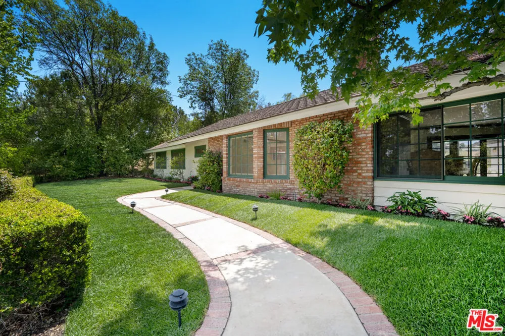 5860 Fitzpatrick Road Hidden Hills, CA 91302