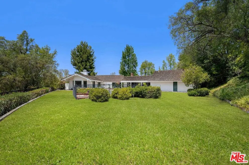 5860 Fitzpatrick Road Hidden Hills, CA 91302