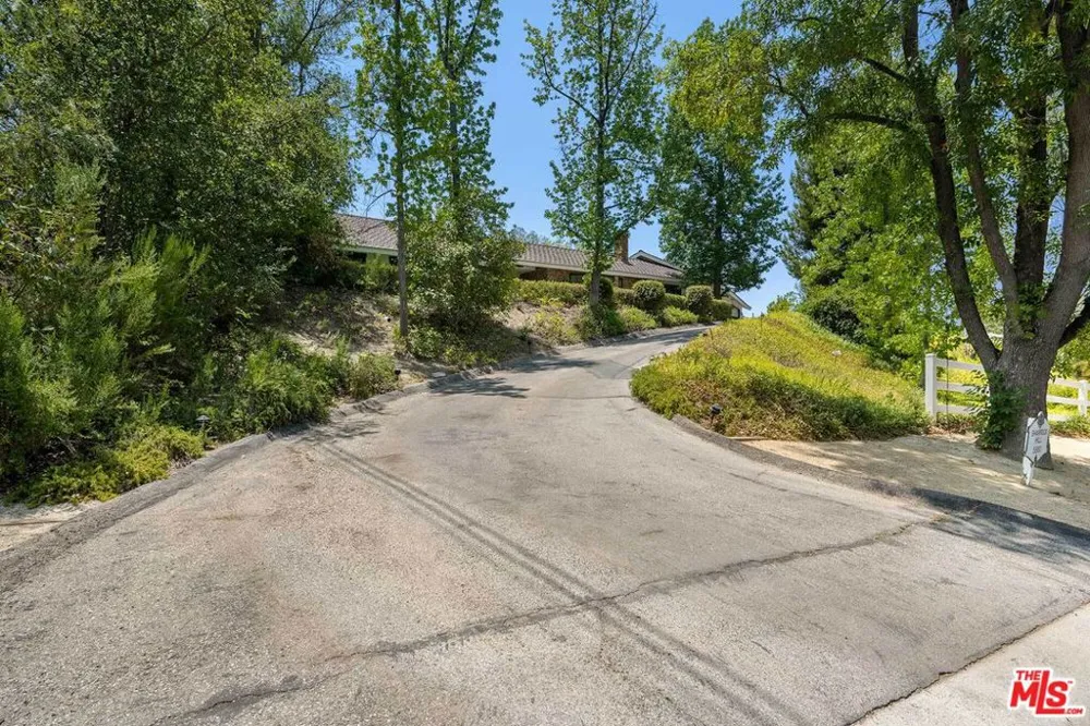 5860 Fitzpatrick Road Hidden Hills, CA 91302