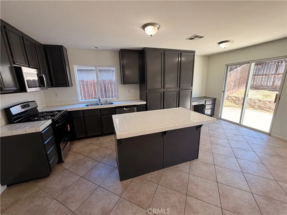 1392 Oak Haven Hemet, CA 92545