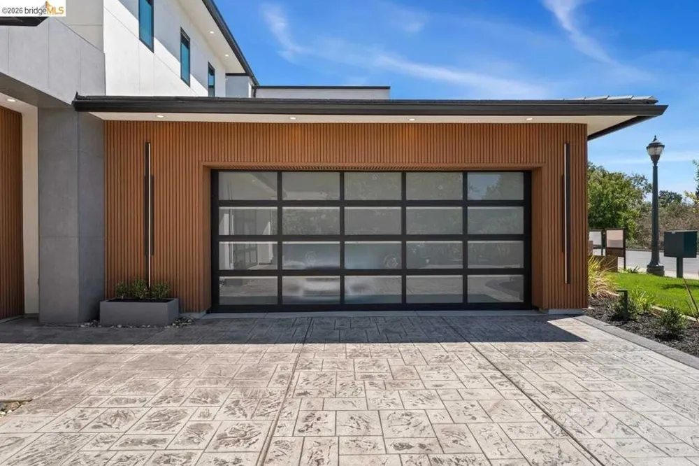 868 River Crest DR West Sacramento, CA 95605