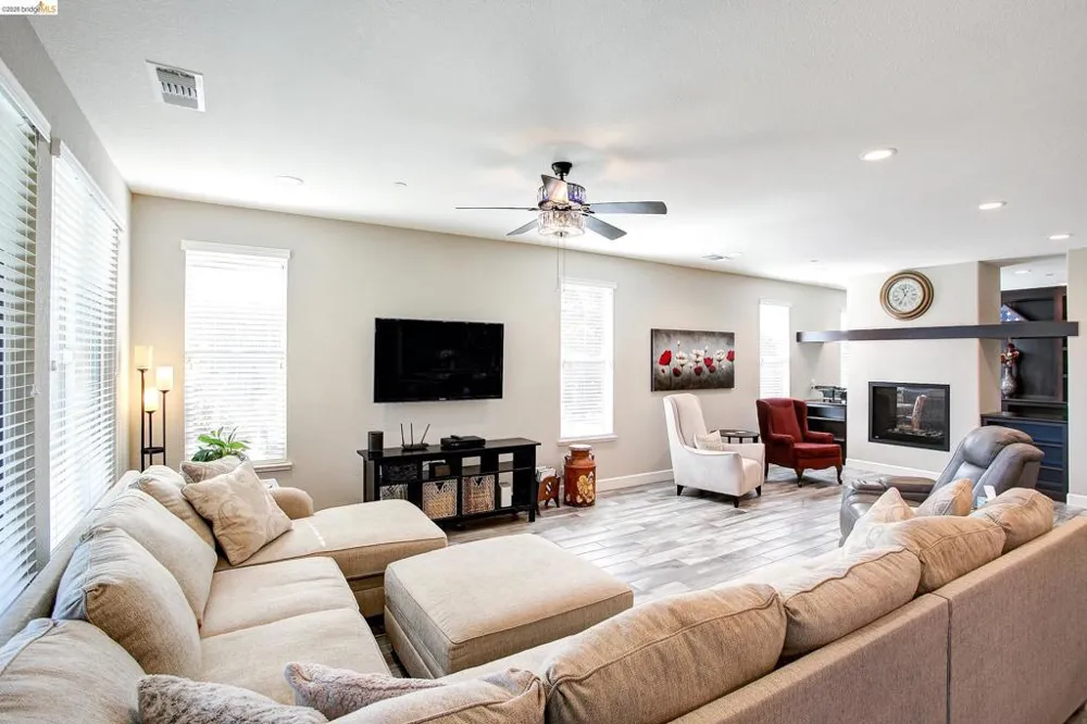 653 Waterwood Dr Rio Vista, CA 94571