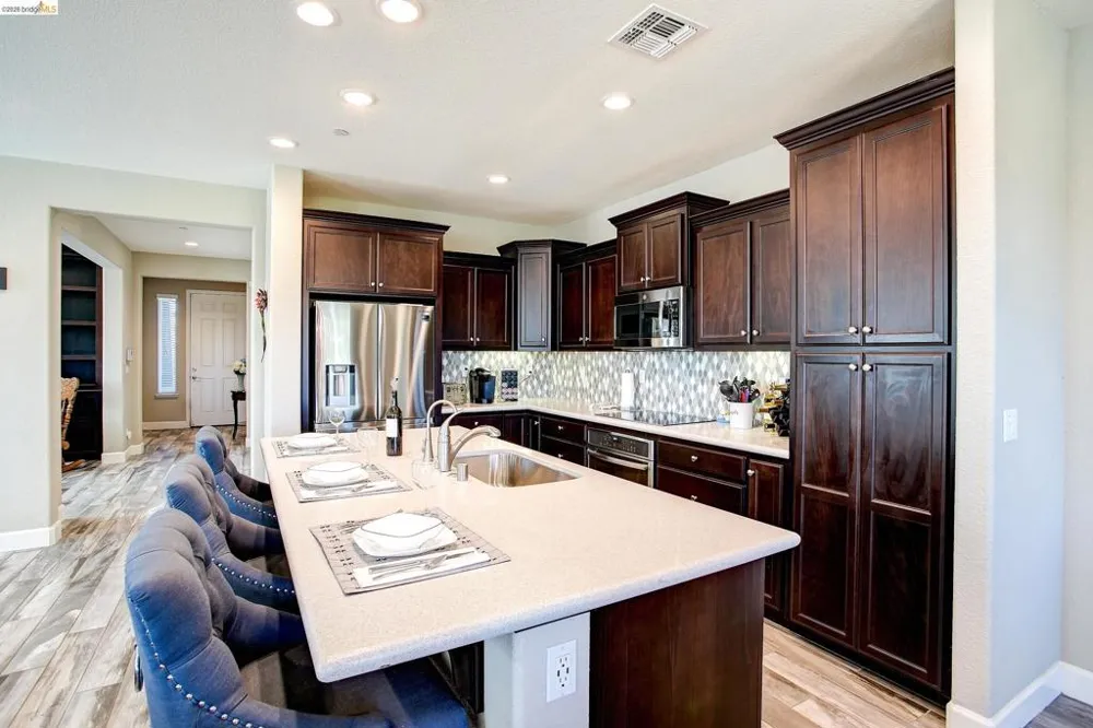 653 Waterwood Dr Rio Vista, CA 94571