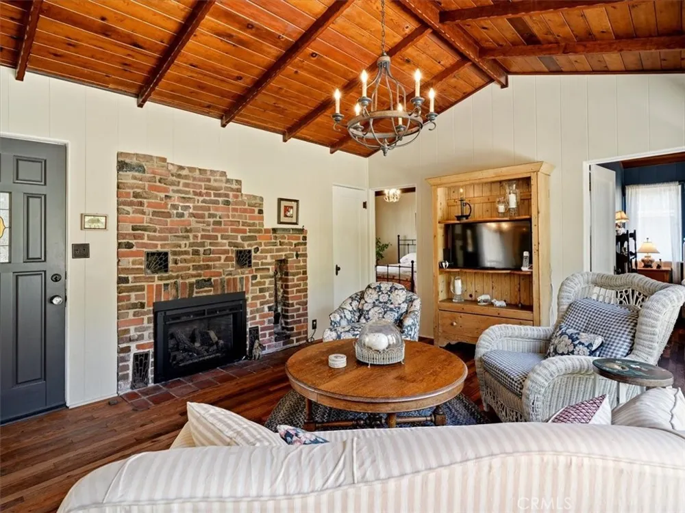 2512 Pineridge Cambria, CA 93428