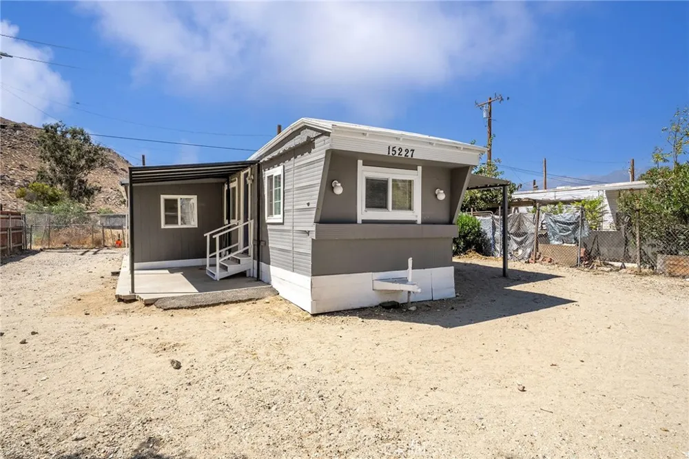 15227 Plum Cabazon, CA 92230