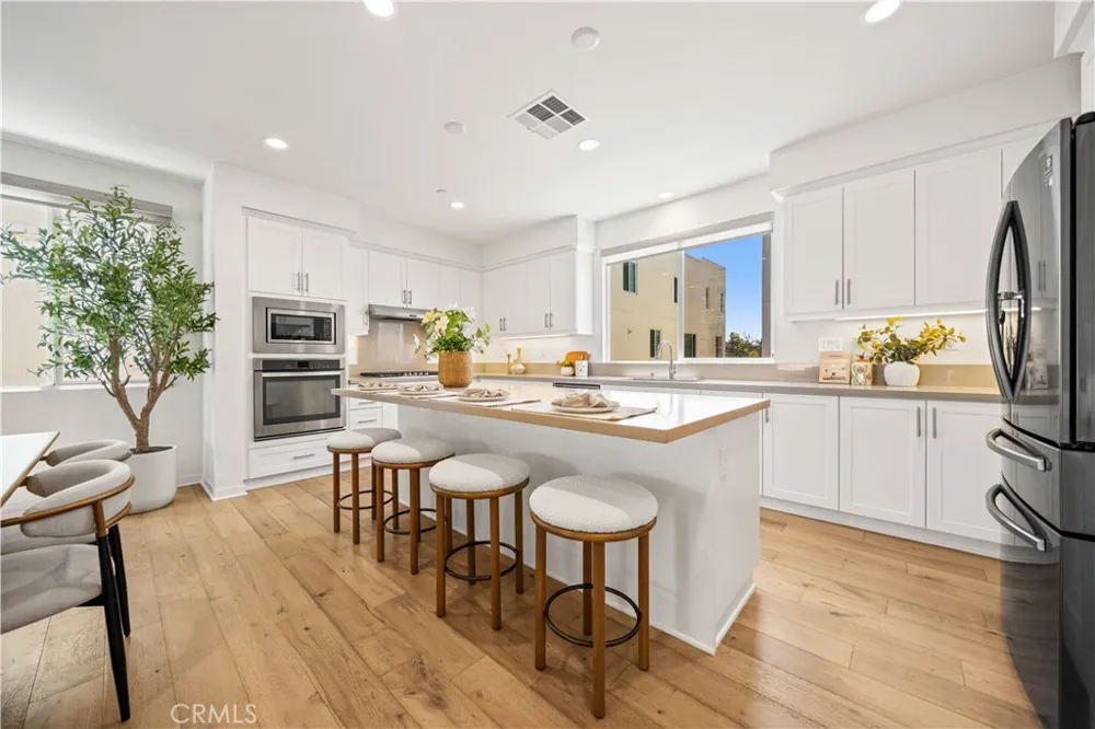 168 Terrapin Irvine, CA 92618