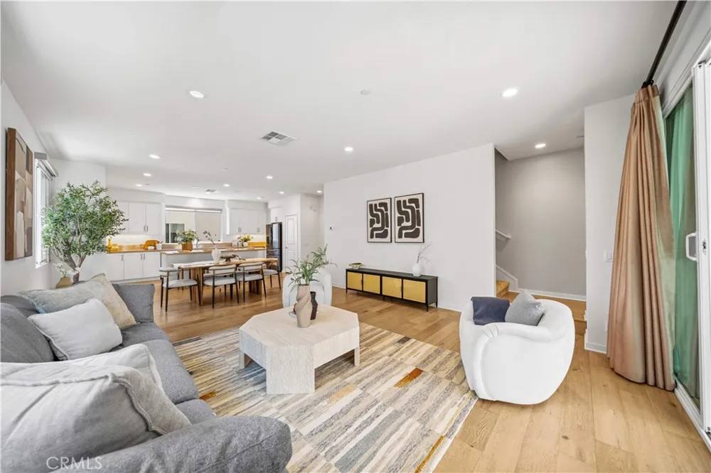 168 Terrapin Irvine, CA 92618