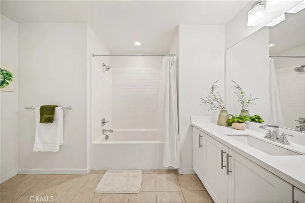 168 Terrapin Irvine, CA 92618