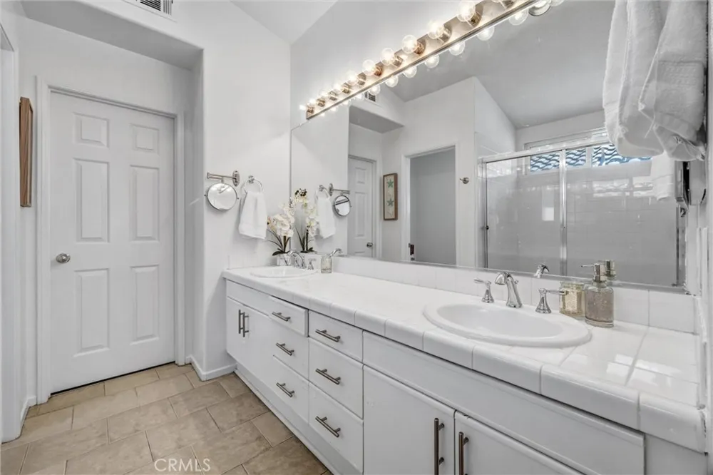 1172 Davis Placentia, CA 92870