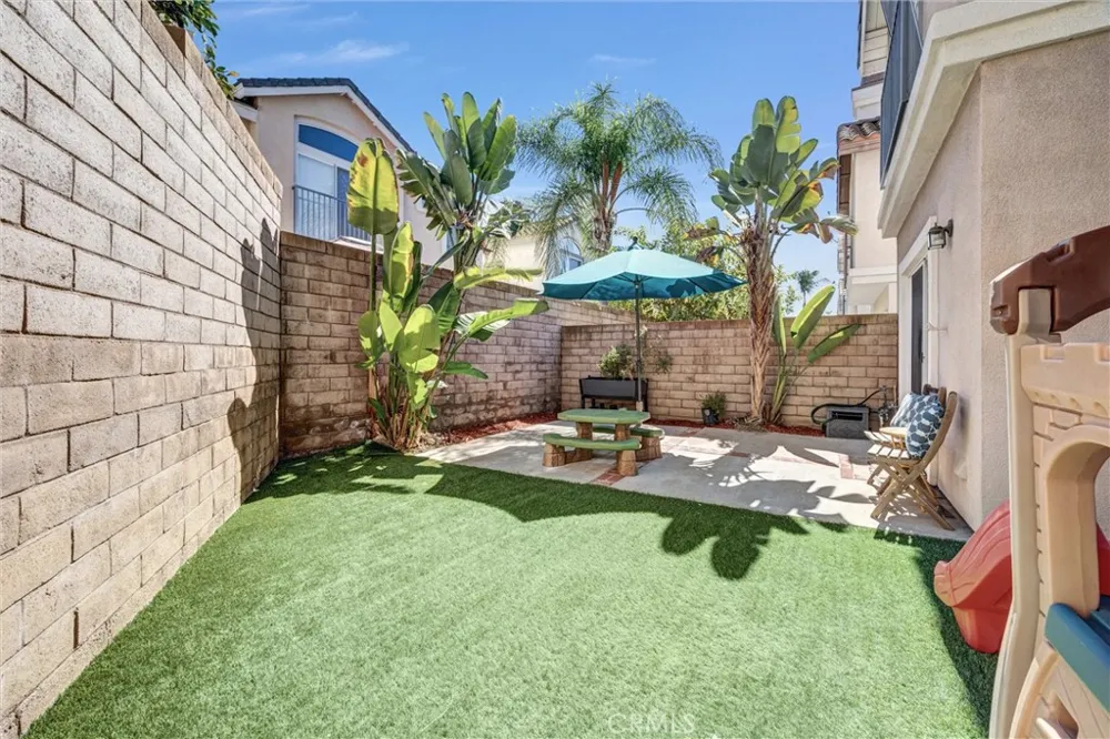 1172 Davis Placentia, CA 92870