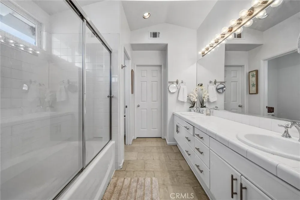 1172 Davis Placentia, CA 92870