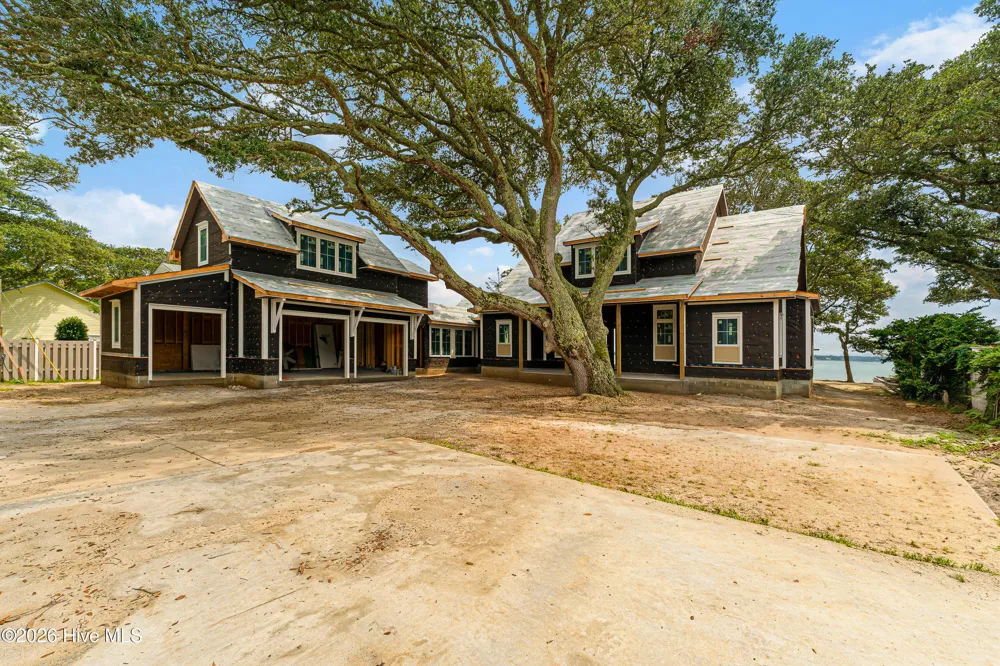 5005 Holly Lane Morehead City, NC 28557