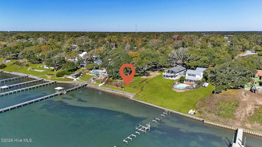 5005 Holly Lane Morehead City, NC 28557
