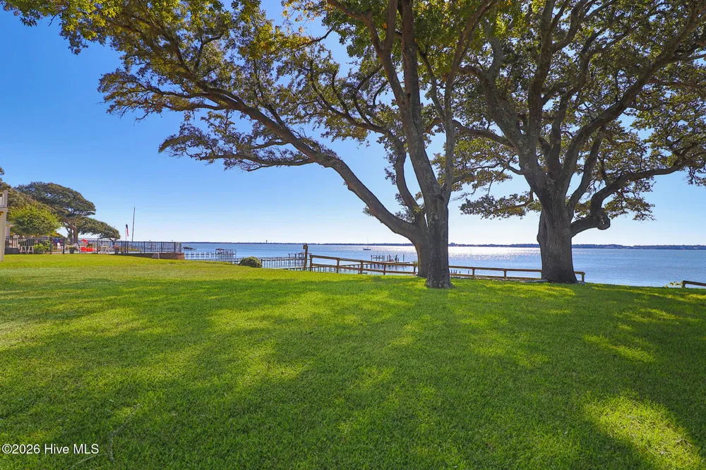5005 Holly Lane Morehead City, NC 28557
