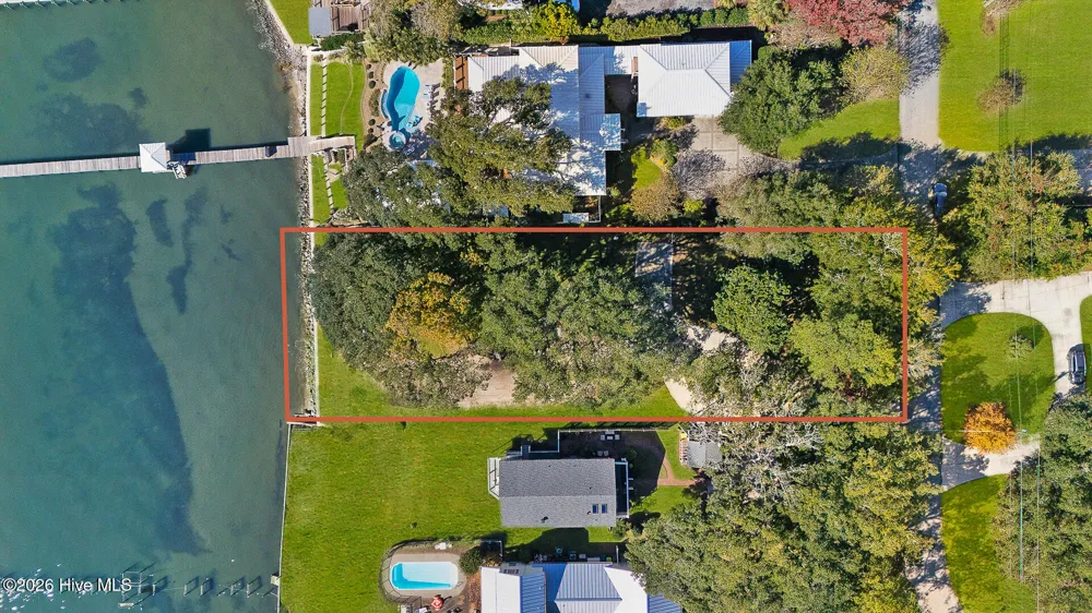 5005 Holly Lane Morehead City, NC 28557