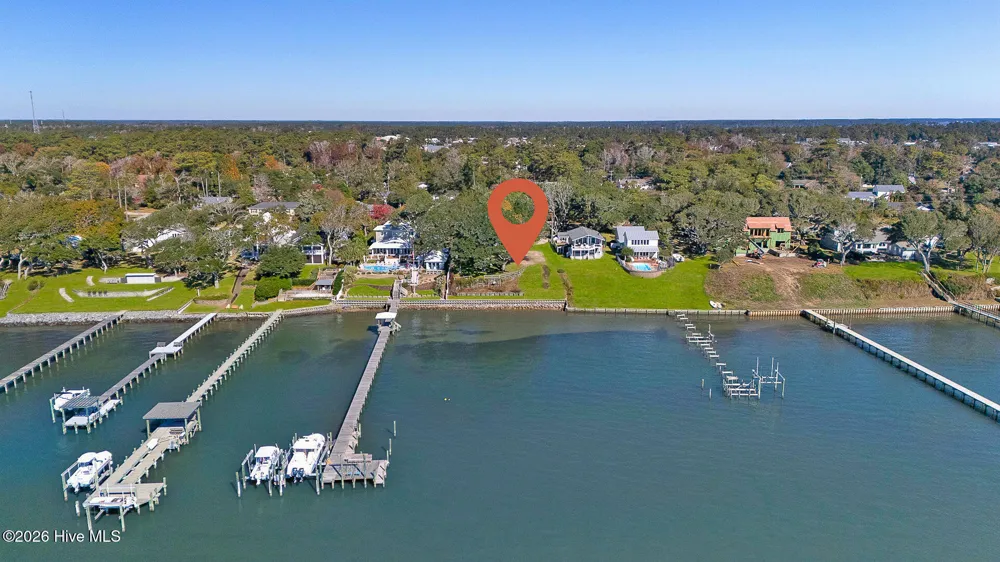 5005 Holly Lane Morehead City, NC 28557