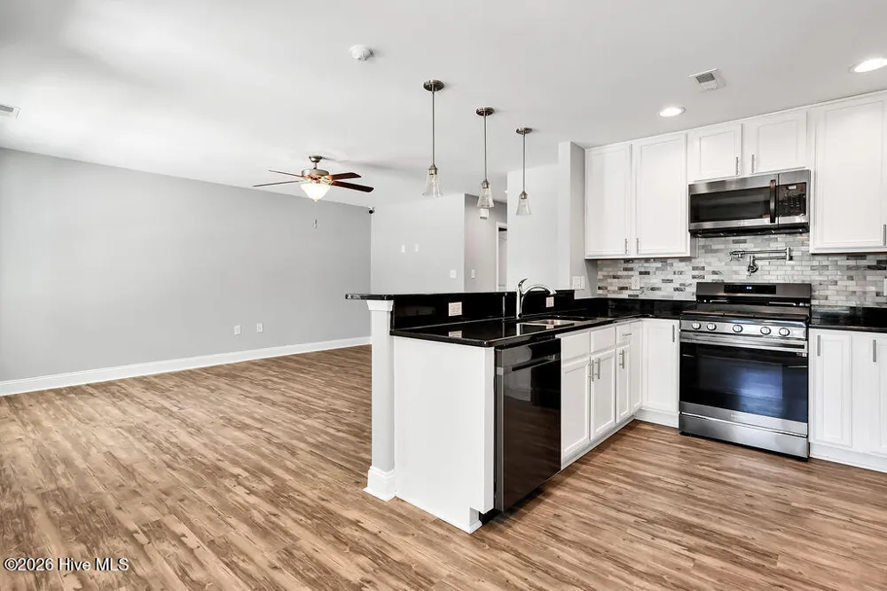 127 NE 15th St Oak Island, NC 28465