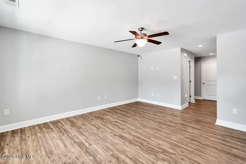 127 NE 15th St Oak Island, NC 28465
