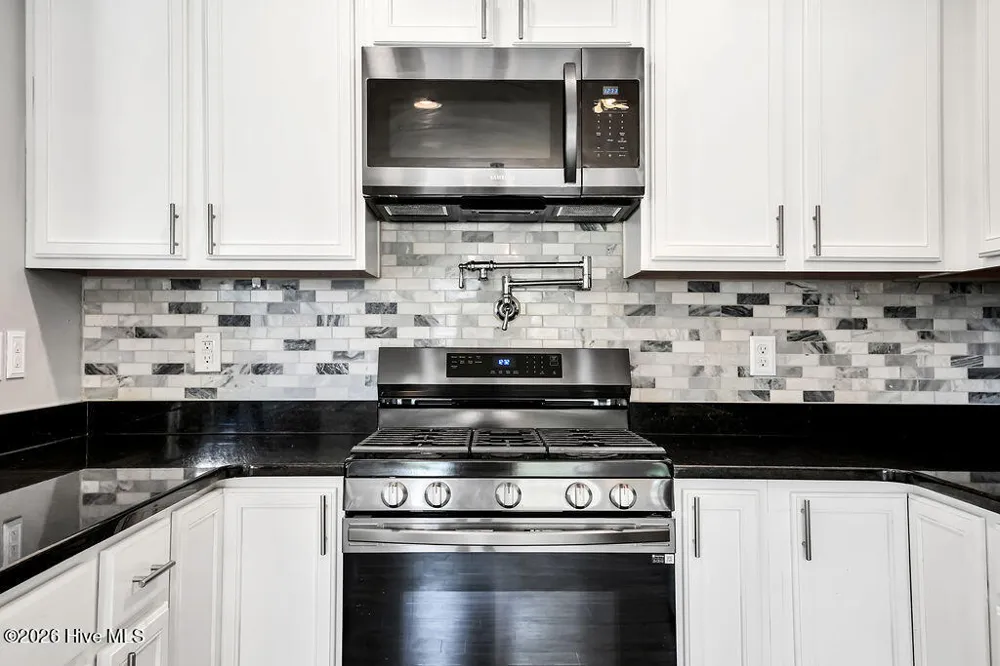 127 NE 15th St Oak Island, NC 28465