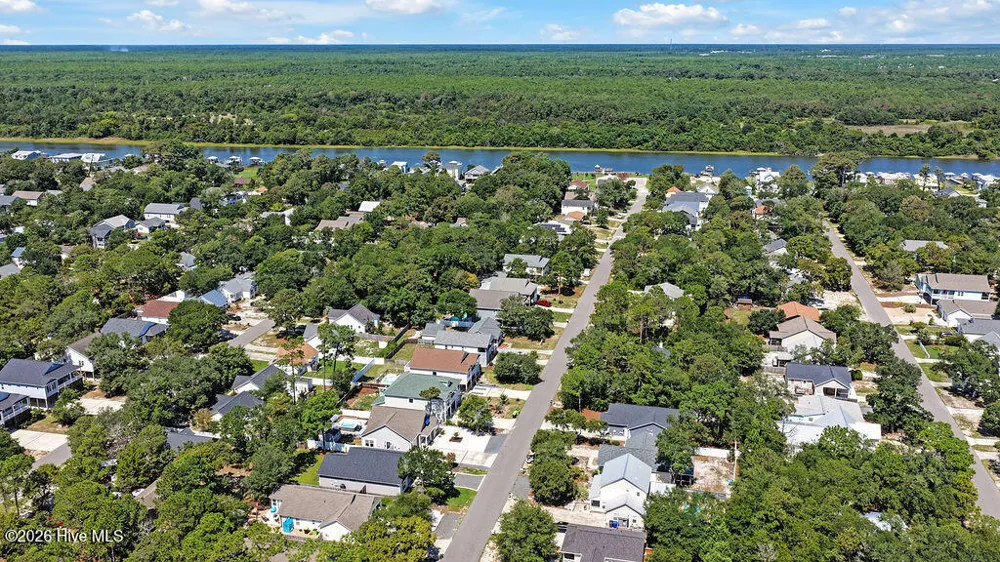 127 NE 15th St Oak Island, NC 28465