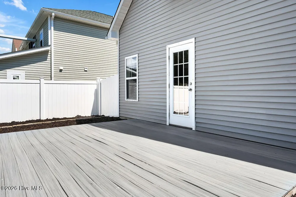 127 NE 15th St Oak Island, NC 28465