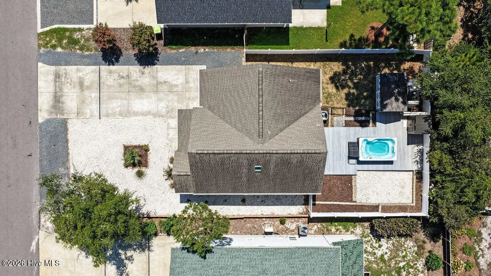 127 NE 15th St Oak Island, NC 28465
