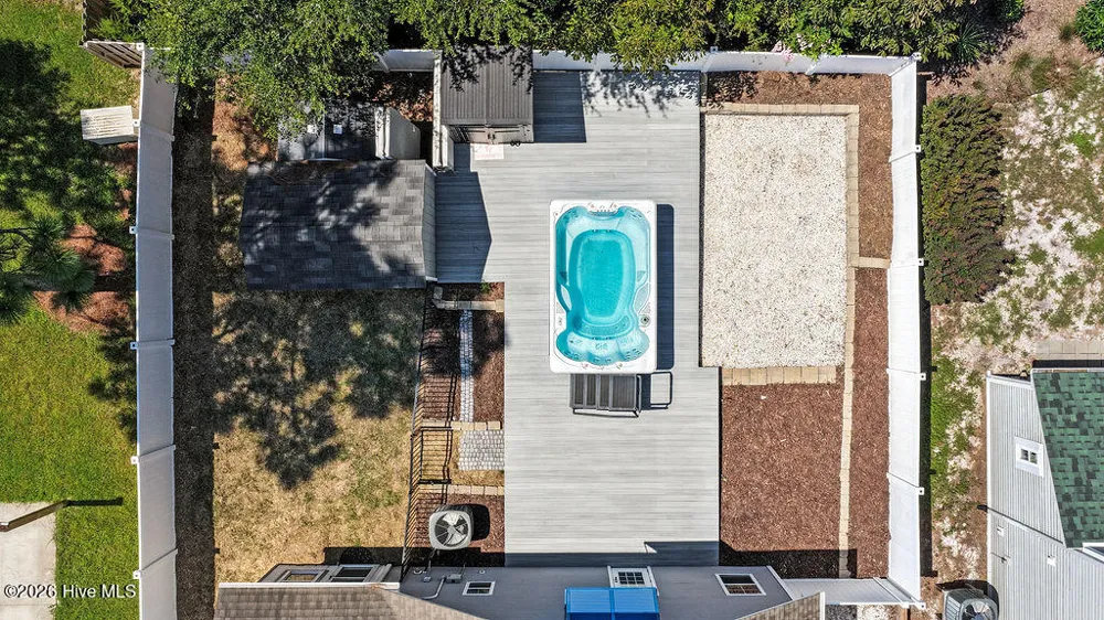 127 NE 15th St Oak Island, NC 28465