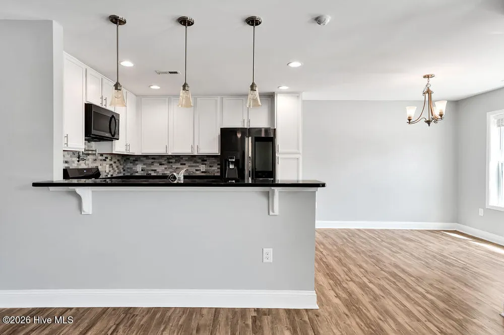 127 NE 15th St Oak Island, NC 28465
