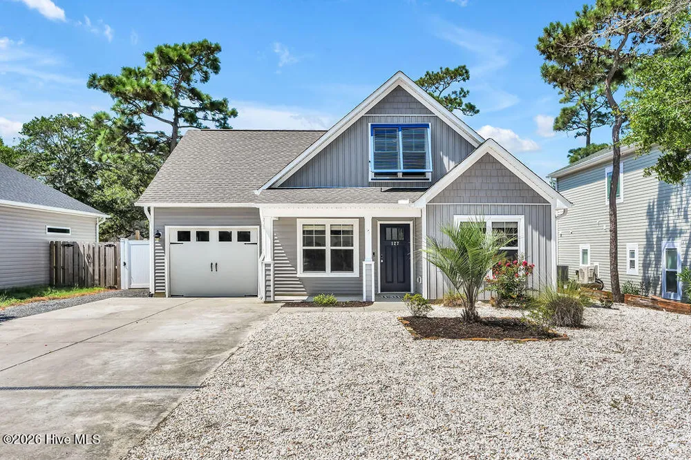 127 NE 15th St Oak Island, NC 28465