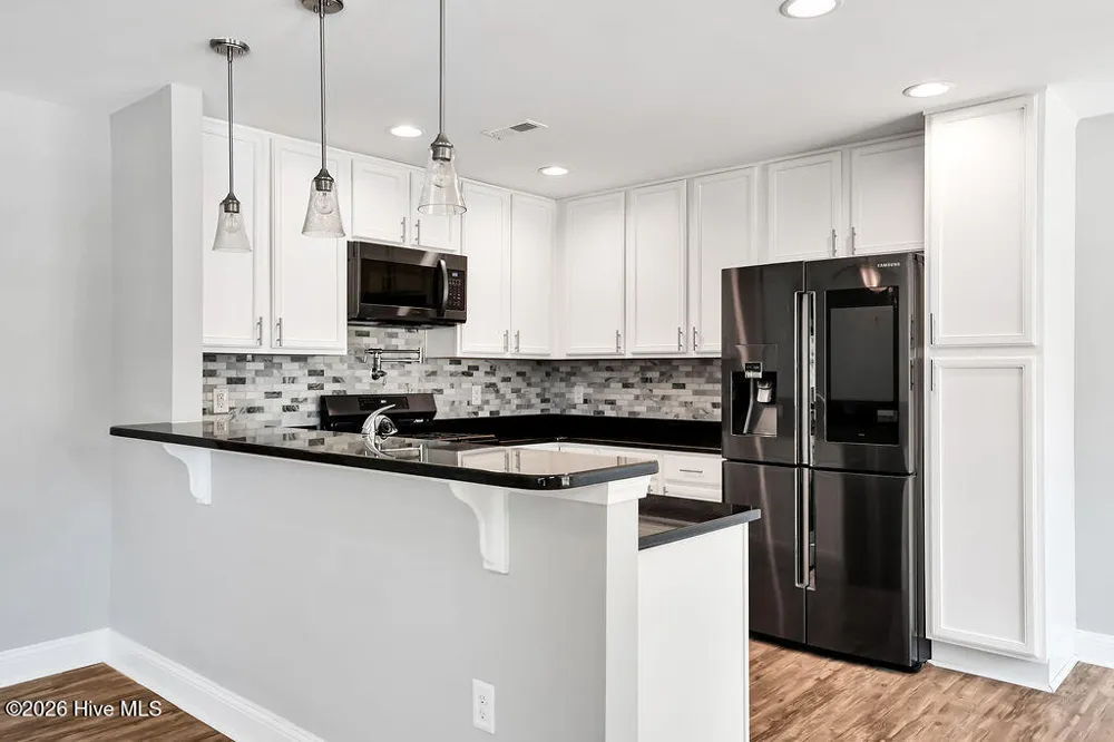 127 NE 15th St Oak Island, NC 28465