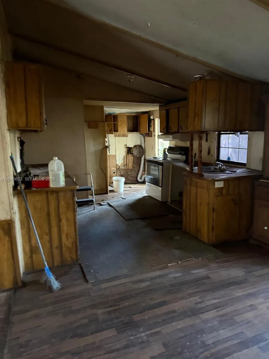 2212 NE Washington ST Other City - In The State Of Florida, FL 32055