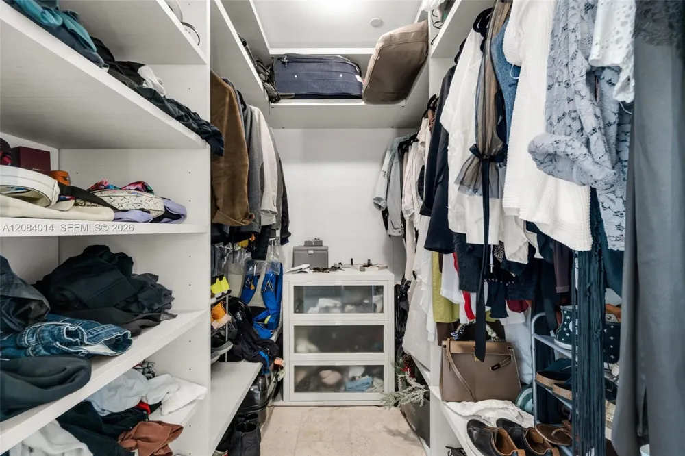 68 SE 6th St #2406 Miami, FL 33131